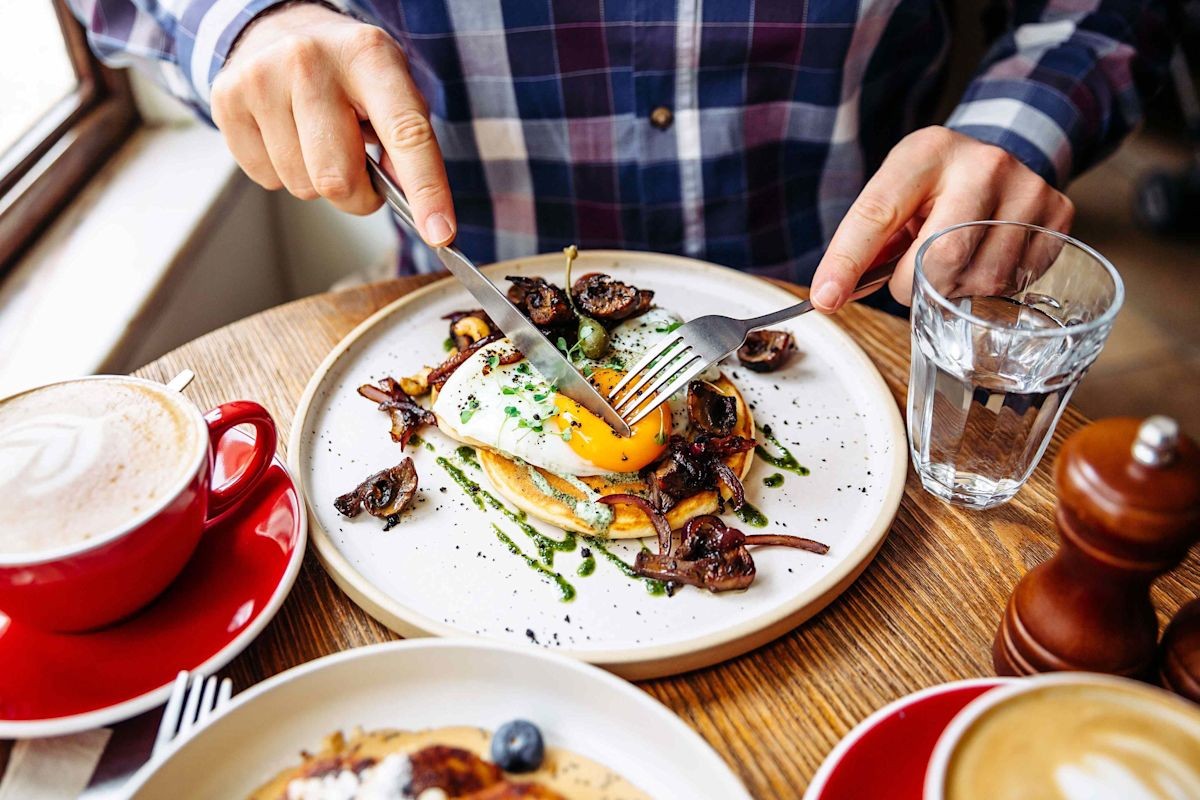 Late Breakfast Linked to Higher Mortality Risk in 31,000-Adult Study